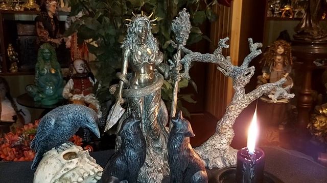 МЕЧТАЮЩИМ СТАТЬ ВЕДЬМОЙ... (ИНГА ХОСРОЕВА) смотреть онлайн