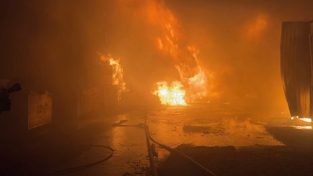 Пожарные перед адскими вратами ... смотреть онлайн