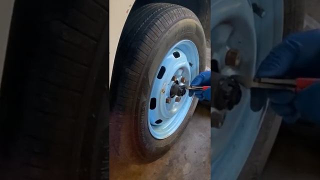 VW Beetle Rear Drum not properly Torqued #vwbeetle #classicbeetle смотреть онлайн