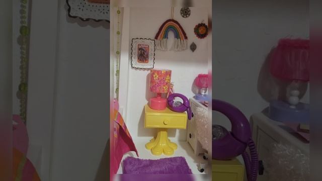 Julie Albright's Groovy Bedroom! смотреть онлайн
