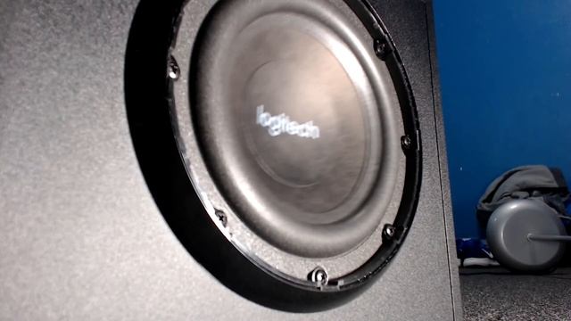 White Clouds Decaf | Logitech Z623 Bass Test [2018] смотреть онлайн