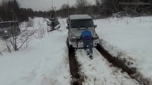 4 Внедорожника Гелендвагена и Раптор на бездорожье.