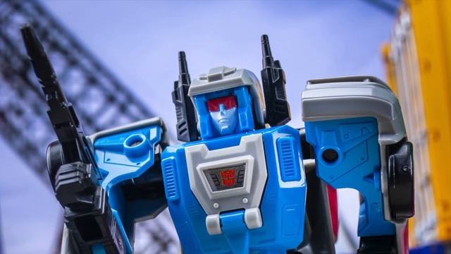 TOY OF THE WEEK: Hasbro Transformers Generation 1 Headmaster Siren смотреть онлайн