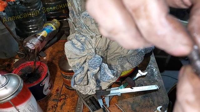 Сорвалась резьба под болт оси коромысел Рено Логан 8 клапанов. Замена на шпильку. Renault Logan смотреть онлайн