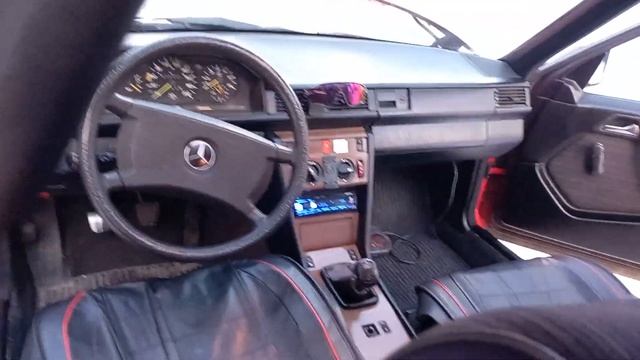Mercedes-Benz 250 D 1988 inside look смотреть онлайн