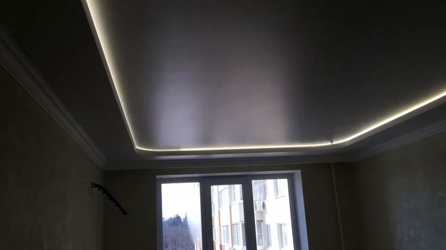 Двухуровневый натяжной потолок с межуровневой подсветкой из профилей КП2 и НП2, Тольятти, VL63.ru. смотреть онлайн