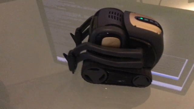 Anki Vector robot using intermediate python library for simple machine vision/object detection смотреть онлайн