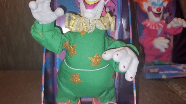 Spirit Halloween 2022 Killer Klowns from Outer Space Slim and Spikey side steppers смотреть онлайн
