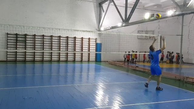 Верхняя прямая передача мяча в волейболе
