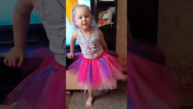 Бабушкина пенсия, Злата рассказывает стихотворение) смотреть онлайн