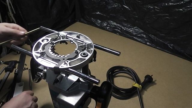 Лифт Встроенный в стойку фрезера Makita 3612C с выводом на подошву для работы в столе смотреть онлайн