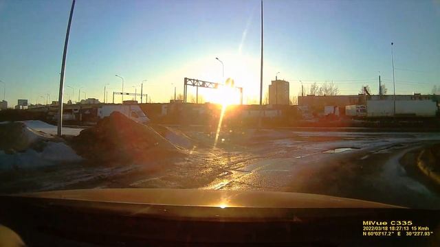 То яма,то канава. Выезд на КАД от Леруа Мерлен. Спб, север. смотреть онлайн