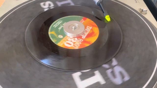 Vinyl Time Bomb / System Error feat Michael Rose смотреть онлайн