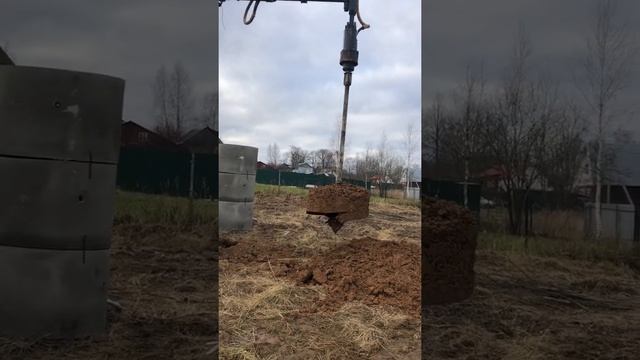 Бурим колодец машиной в Степаньково Шаховской район. смотреть онлайн
