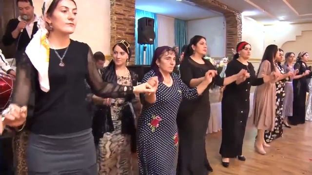Красивый бар на Кыз Тойы у Нарины смотреть онлайн