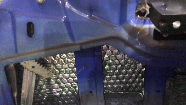 Грузовой автомобиль, шумоизоляция Baw Fenix 1044 (БАВ Феникс). Пусть тишина сопутствует этому авто смотреть онлайн