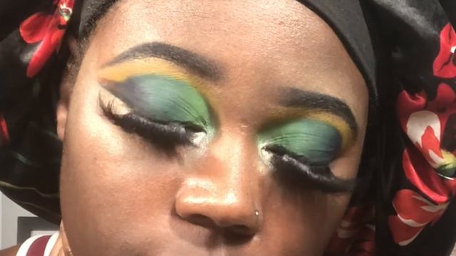Green & Blue Ombre Cut Crease Tutorial | Fall Makeup Look | Samone's Life смотреть онлайн