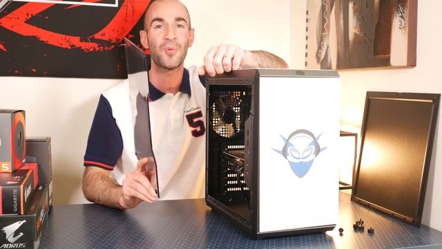 Le + Petit BOITIER ATX !? Cooler Master Q500L (PC Gamer à 700€) смотреть онлайн