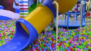 ВЛОГ Развлекательный Центр для Детей с Хелло Китти и Ярославой Прыгаем на Батуте Hello Kitty Toys