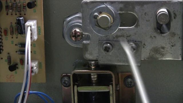 How To Easily Open A Cheap Home Safe - No Key Or Battery Dead Hack смотреть онлайн