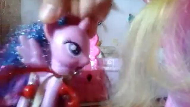 Как уговорить маму чтоб купила пони смотреть онлайн