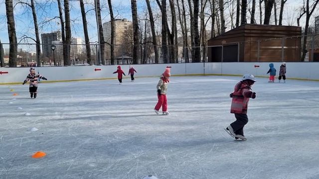 Танцы на льду «Дети, как звезды», посвященные 8 марта.Положительные эмоции смотреть онлайн