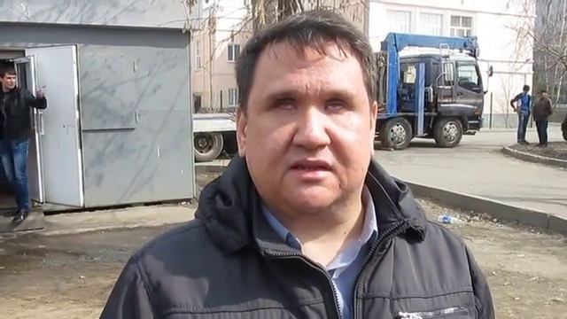 В Казани состоялся снос продуктового киоска, во время которого едва не сгорел друг владельца точки смотреть онлайн