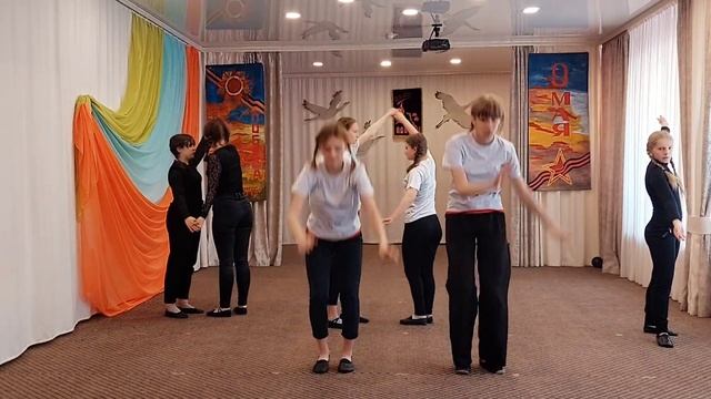 Встанем /танец ко Дню Победы/9 мая смотреть онлайн