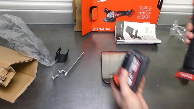 Unboxing: Amoladora Milwaukee M18 FSAG125X ✅ смотреть онлайн