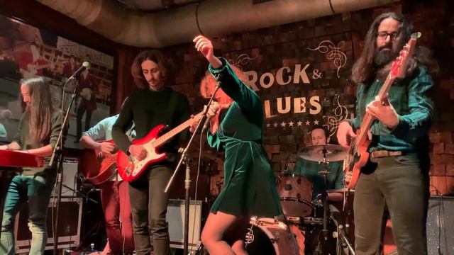 White Coven “Rambling Rose” presentación OVERSEAS live Rock and Blues Zaragoza 21/12/2019 смотреть онлайн
