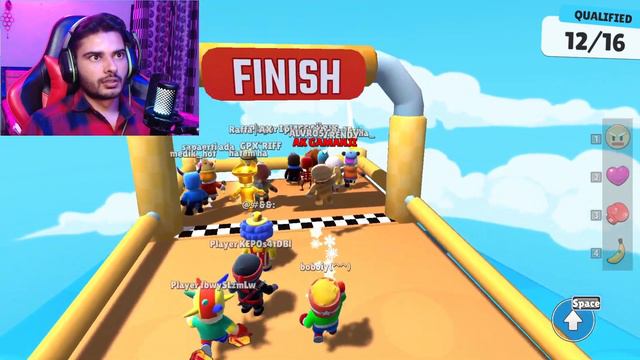 I GOT THESE AWESOME SKINS IN CHRISTMAS SPOOKY WHEEL -Stumble Guys New Skins смотреть онлайн