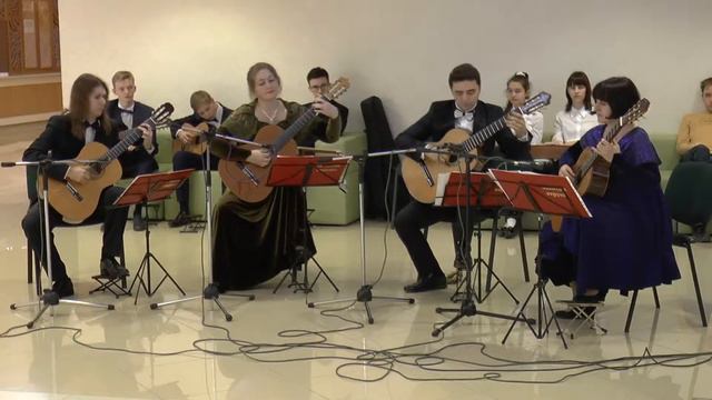 Анданте и Менуэт (музыка Л. Галля) исп. Квартет гитаристов "Золотые Струны". смотреть онлайн