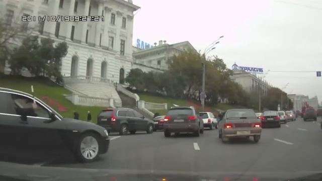 Новый Kia Rio сопровождает АxxxМР97 смотреть онлайн