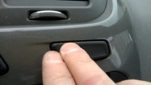 кнопка открывания багажника на шевроле кобальт