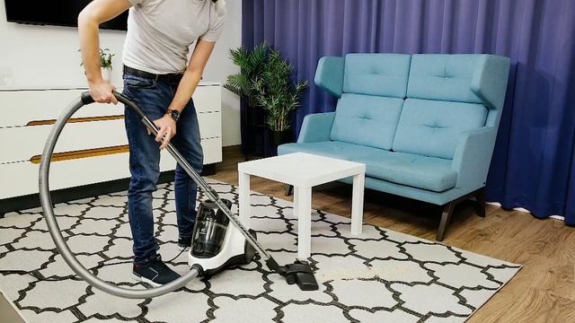 Безмішковий пилосос Electrolux EASE C4 - UKR смотреть онлайн