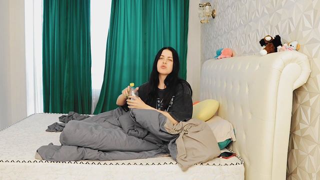 я на протяжении 5 минут жалуюсь, что родилась ЖЕНЩИНОЙ!!! смотреть онлайн