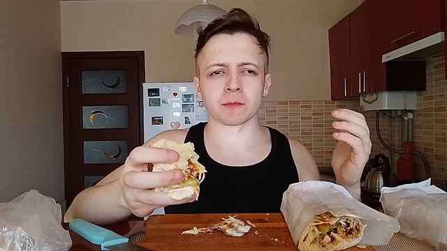 МУКБАНГ ШАУРМА С КУРИЦЕЙ, ШАУРМА С КАРТОШКОЙ ФРИ, ХОТ-ДОГ В ЛАВАШЕ ИЛИ ПИТЕ. ОБЖОР ДОСТАВКА ЕДЫ смотреть онлайн