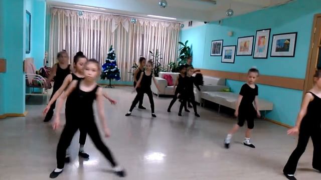 Елочке не холодно зимой смотреть онлайн