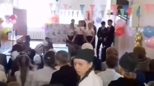 Инсценировка песни "В землянке" 7класс смотреть онлайн