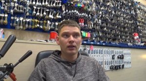 Можно ли ездить на автомобиле если уровень масла минимальный?