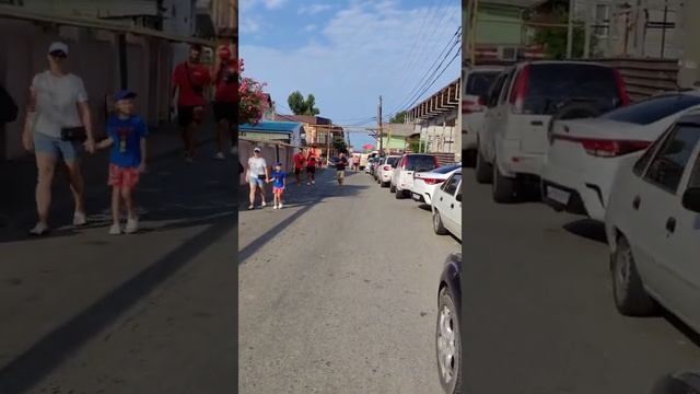 Прибрежный переулок в г. Адлер. Дорога к морю от ГД " Азалия". смотреть онлайн