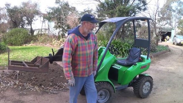 Avant 220 mini loader attachments