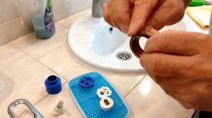 Скрипит смеситель-смажем картридж (10 минут работы)