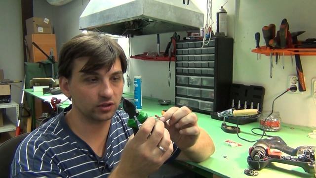 ? Замена щёток на шуруповерте. Как сэкономить 700 рублей :) смотреть онлайн