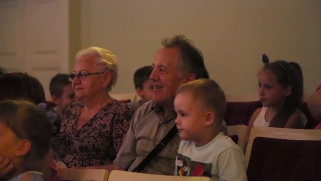 Театр фокусов "Самокат"/Magic theatre "Samokat" смотреть онлайн