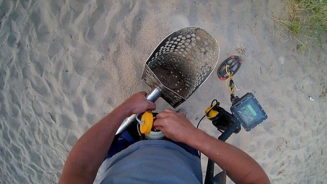 ПОИСК ЗОЛОТА НА ПЛЯЖЕ. ПОИСК УКРАШЕНИЙ ПОД ВОДОЙ. ПОИСК С МЕТАЛЛОИСКАТЕЛЕМ НА ПЛЯЖЕ