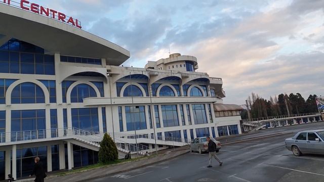 Батуми. Ж/Д вокзал. Апрель 2019 года. смотреть онлайн