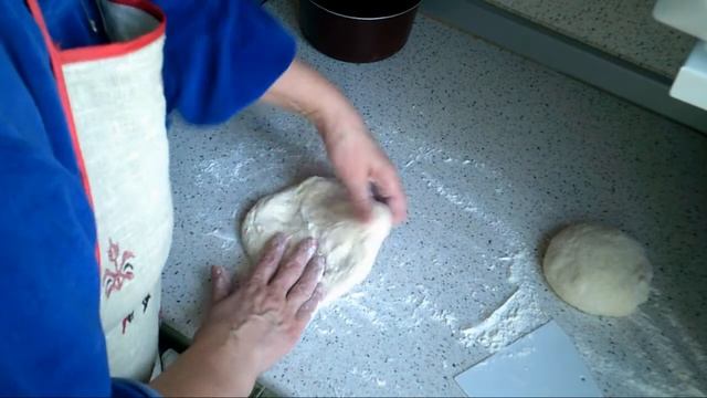 Булка витая сдобная на закваске Левито Мадре смотреть онлайн