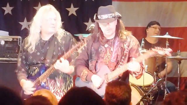 Johnny B Goode by Dave Rode with Jimmie Van Zant @ Club 66 2015 смотреть онлайн