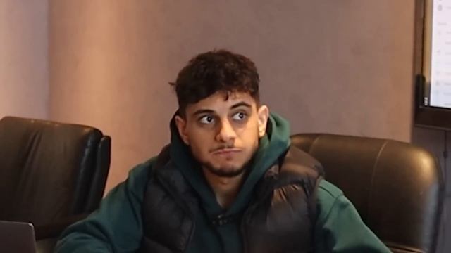 Engineering Interns on their first day be like... смотреть онлайн